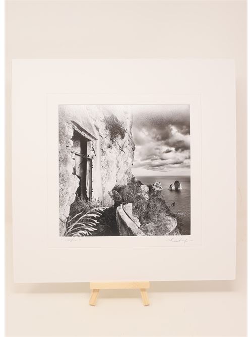 Caprese ruin photography with view Alessandro Catuogno | RUDEREFARAGLIONIVEDUTARUDEREBN